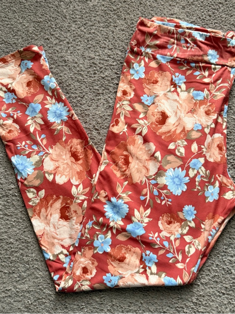 Women’s Honey & Lace Floral Leggings -Rust Red w/Light Blue Flowers